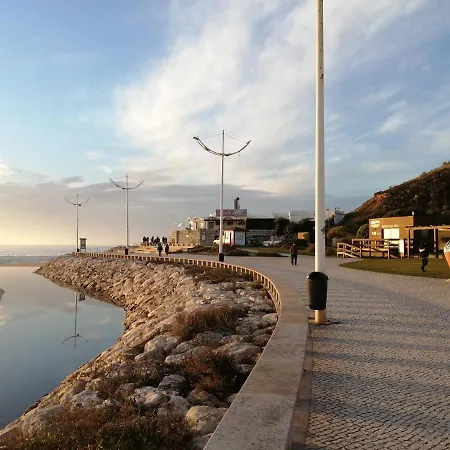 By The Da Areia Branca דירה